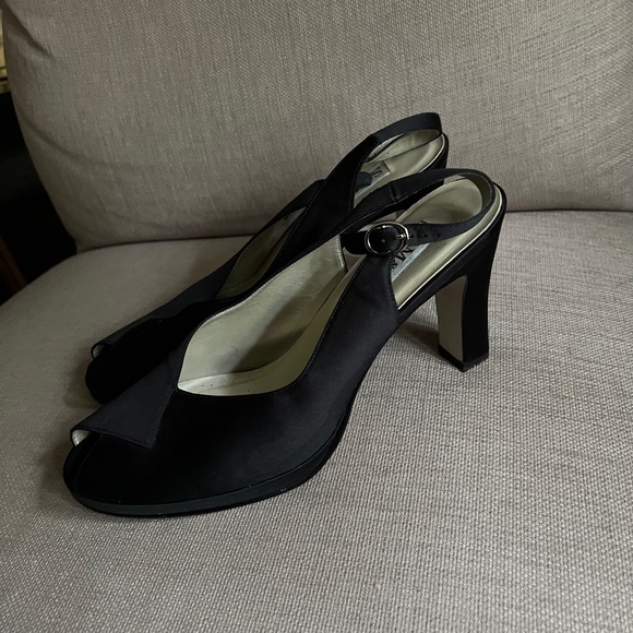 Sam & Libby Erica Black Satin Open Toe Sling Back - 9M - Picture 1 of 3